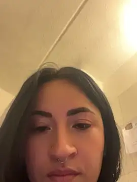 Snapshot of kimberly_peter chatting on May 17, 2:42 am kimberly peter online show from May 17, 2:42 am