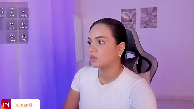 Snapshot of alana_dantes_ chatting on July 8, 7:40 pm alana dantes online show from July 8, 7:40 pm