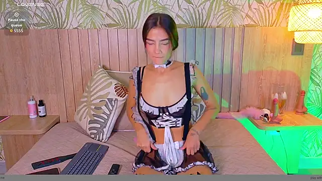 Charlott  18 online show from May 19, 12:55 pm