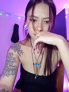 Snapshot of AuroraaMoonn chatting on March 29, 2:33 am AuroraaMoonn online show from March 29, 2:33 am