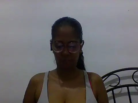 Karen La Flaca online show from April 5, 5:21 pm