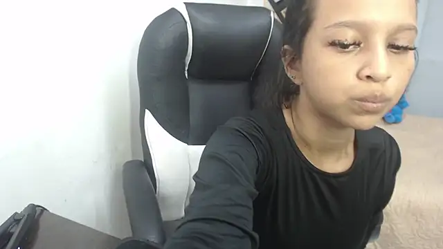 naty 18 online show from May 9, 7:13 am