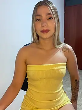 Snapshot of Catalina_bel chatting on July 5, 4:19 am Catalina bel online show from July 5, 4:19 am