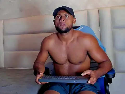 Snapshot of Dark_lennox chatting on March 25, 11:00 pm Dark lennox online show from March 25, 11:00 pm