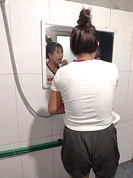 Snapshot of xinhxinh-cute chatting on April 14, 2:23 pm xinhxinh-cute online show from April 14, 2:23 pm