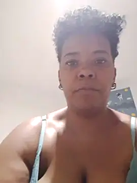 Snapshot of spider37 chatting on May 14, 2:40 am spider37 online show from May 14, 2:40 am