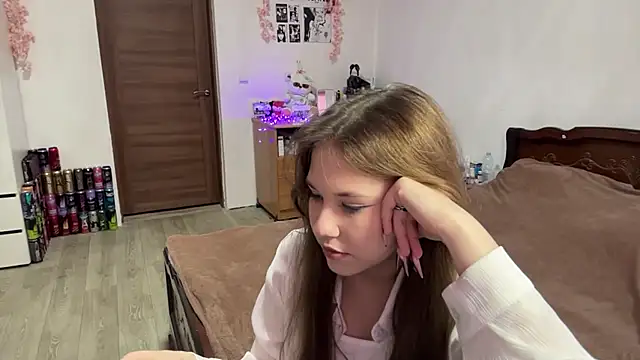 Snapshot of NyelleSpir chatting on April 15, 3:41 pm NyelleSpir online show from April 15, 3:41 pm