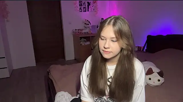 Snapshot of NyelleSpir chatting on May 31, 6:09 pm NyelleSpir online show from May 31, 6:09 pm