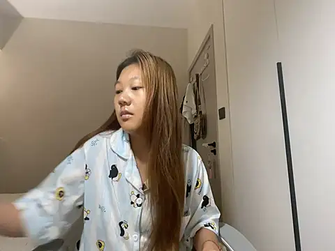 tutu512 online show from July 8, 7:24 am