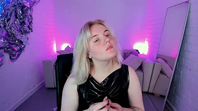 KathyBriggs online show from May 30, 5:04 am