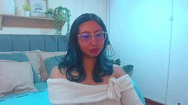 Snapshot of Violet_2003 chatting on March 27, 1:55 pm Violet 2003 online show from March 27, 1:55 pm