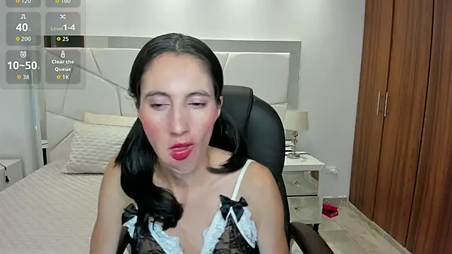Snapshot of Shary_leon chatting on June 2, 7:27 pm Shary leon online show from June 2, 7:27 pm