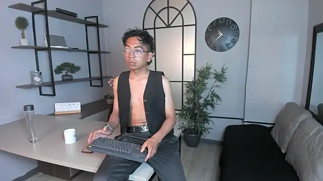 mike salaz online show from March 27, 7:36 am