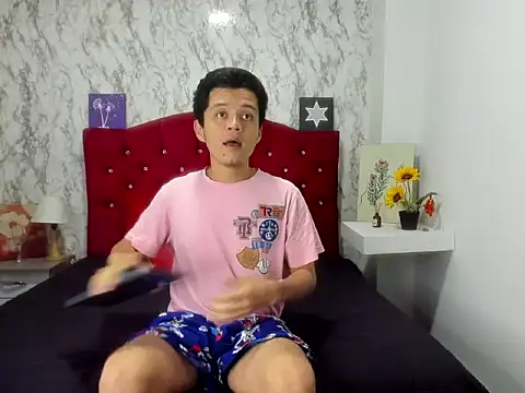 Alejandra and James  online show from April 21, 11:27 am
