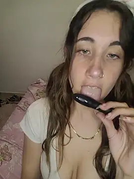 Snapshot of AlissonDavenport chatting on April 1, 2:23 am AlissonDavenport online show from April 1, 2:23 am