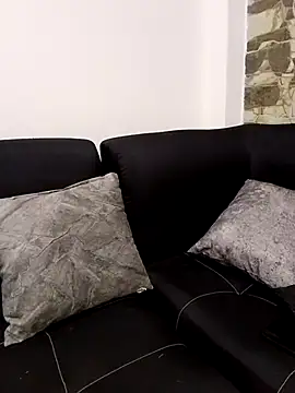 Yi Uzi online show from May 26, 2:02 pm