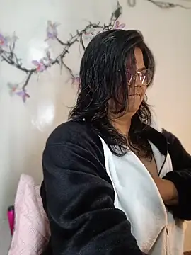 Snapshot of Angex_ chatting on May 27, 11:46 pm Angex online show from May 27, 11:46 pm