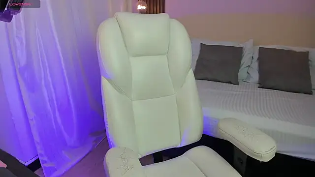 Hanna Tylor online show from March 27, 7:57 pm