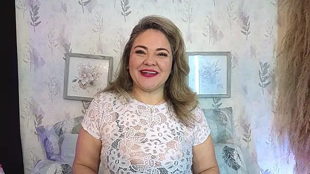 Snapshot of Natashablade__ chatting on May 13, 11:40 am Natashablade online show from May 13, 11:40 am