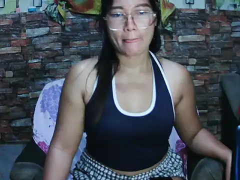 Snapshot of honey_krishia chatting on July 10, 2:16 am honey krishia online show from July 10, 2:16 am