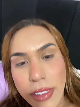 Snapshot of Jullyanaximeness chatting on May 26, 7:43 pm Jullyanaximeness online show from May 26, 7:43 pm