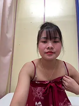 Snapshot of Naked-xx chatting on May 10, 10:42 am Naked-xx online show from May 10, 10:42 am