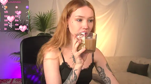 Snapshot of zoeforrd chatting on May 21, 12:56 pm zoeforrd online show from May 21, 12:56 pm