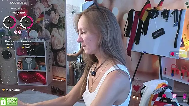 jesica mooonn online show from July 6, 5:26 am