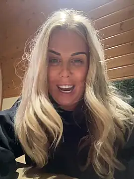 saucymelaine09 online show from March 27, 7:46 pm