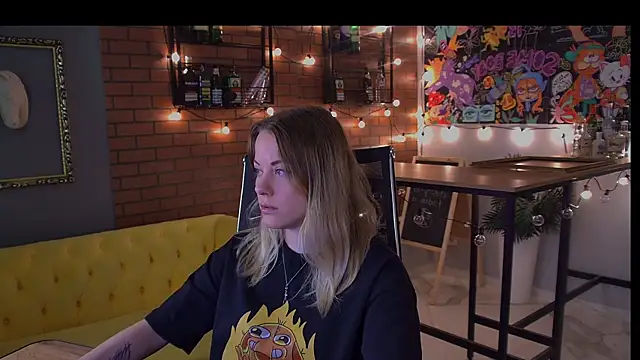 VireliaMoonfall online show from July 5, 5:47 am