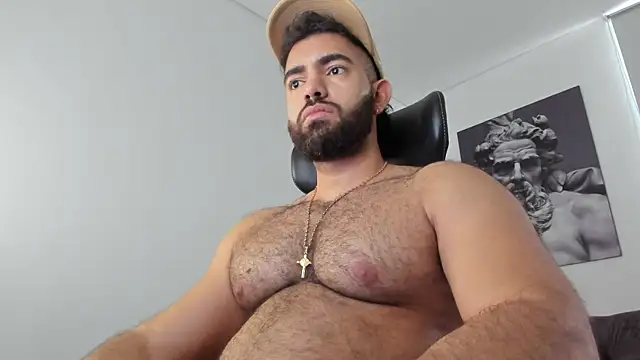Snapshot of simonleon27 chatting on June 25, 10:36 pm simonleon27 online show from June 25, 10:36 pm