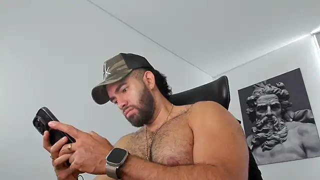 Snapshot of simonleon27 chatting on July 11, 2:53 pm simonleon27 online show from July 11, 2:53 pm