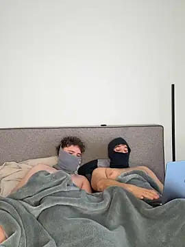 Snapshot of JasonXPascal chatting on April 5, 8:33 am JasonXPascal online show from April 5, 8:33 am