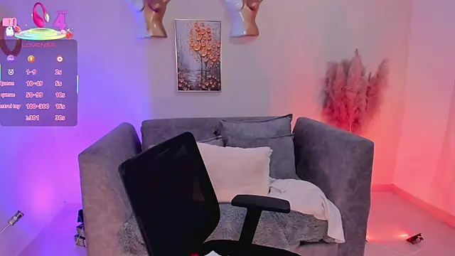 Snapshot of Sofia_Velvetx chatting on July 7, 3:05 pm Sofia Velvetx online show from July 7, 3:05 pm