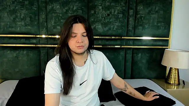 MatthewDavis  online show from May 19, 11:49 am