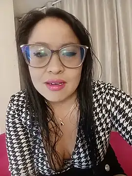 Snapshot of hannabackerr chatting on July 9, 10:08 am hannabackerr online show from July 9, 10:08 am