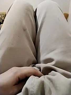 Snapshot of y2561 chatting on March 27, 8:52 pm y2561 online show from March 27, 8:52 pm