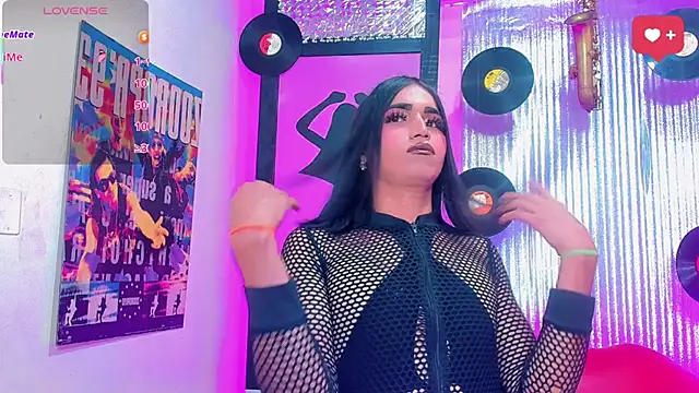 Snapshot of _Cristal_Paez__ chatting on March 28, 4:34 am Cristal Paez online show from March 28, 4:34 am