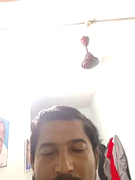 Snapshot of varun2184 chatting on April 4, 6:05 pm varun2184 online show from April 4, 6:05 pm