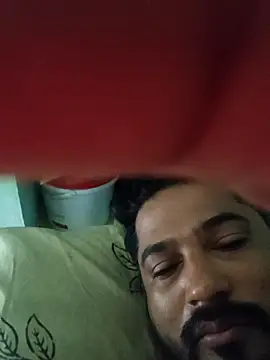 Snapshot of varun2184 chatting on May 4, 1:23 am varun2184 online show from May 4, 1:23 am