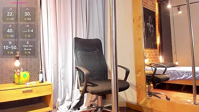 Snapshot of KristinaGriner chatting on March 28, 3:39 am KristinaGriner online show from March 28, 3:39 am