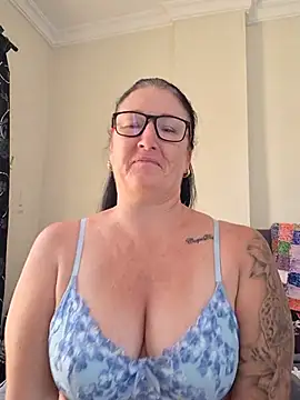 Snapshot of Flirty_Siennax chatting on August 7, 11:01 am Flirty Siennax online show from August 7, 11:01 am