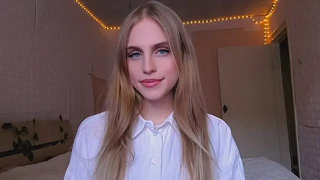 EveCoutch online show from March 31, 12:05 pm