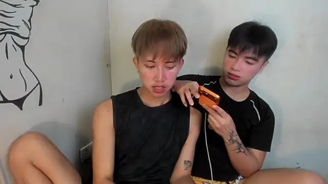Snapshot of Untouchable_Bromancexxx chatting on May 6, 2:44 pm Untouchable Bromancexxx online show from May 6, 2:44 pm