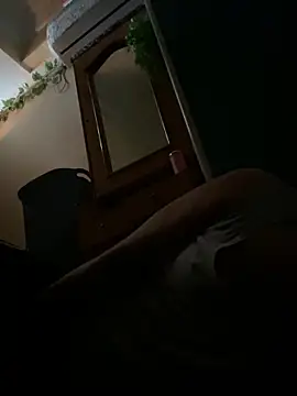 9inchesHire online show from April 17, 2:47 am