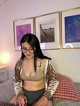 Snapshot of Aria_rouse chatting on April 6, 1:12 pm Aria rouse online show from April 6, 1:12 pm