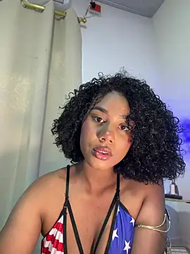 Hilaryebony  online show from July 4, 8:37 pm