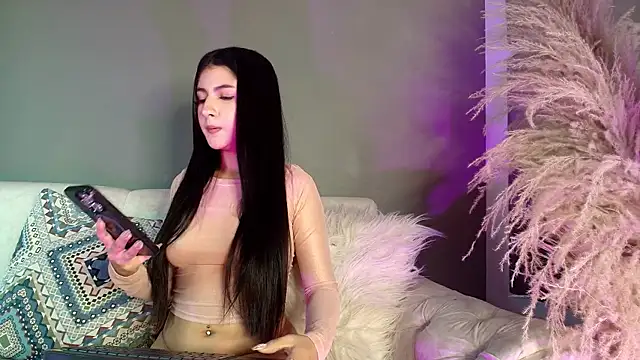 Zoee 8 online show from July 10, 11:51 pm