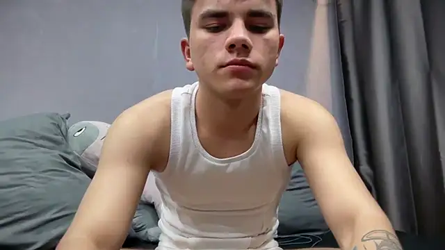 MaxWoolf online show from April 3, 2:26 pm