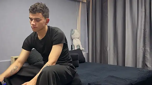 MaxWoolf online show from July 6, 2:25 pm